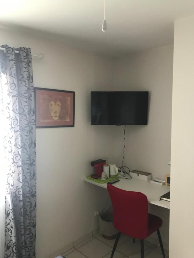 Chambre Du Merle Illats Bagian luar foto